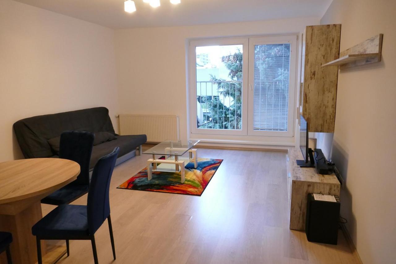 Modern And Light 2-room Apartment *